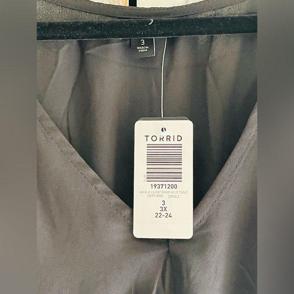 NWT Torrid Black vneck hi lo tunic blouse sz 3X - Picture 6 of 6